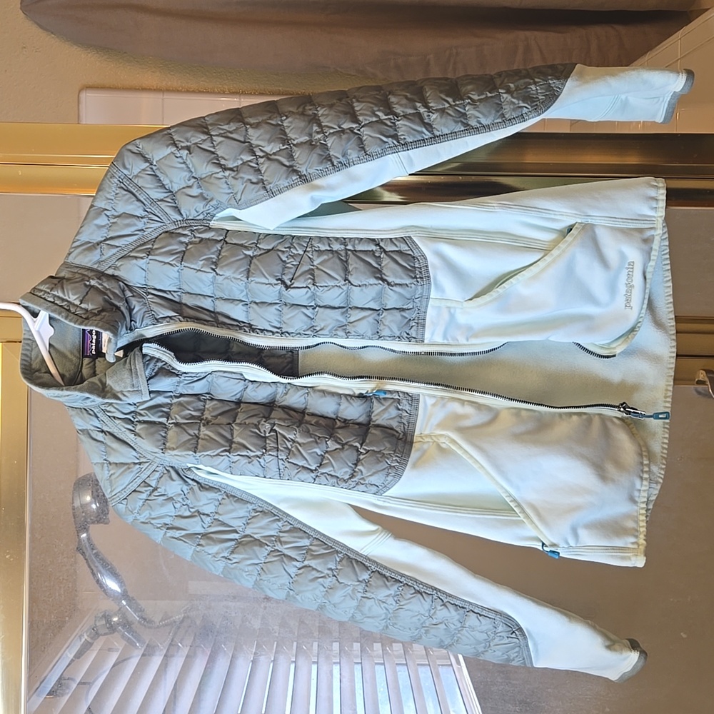 Patagonia Women's Quilted Jacket Light Green colors